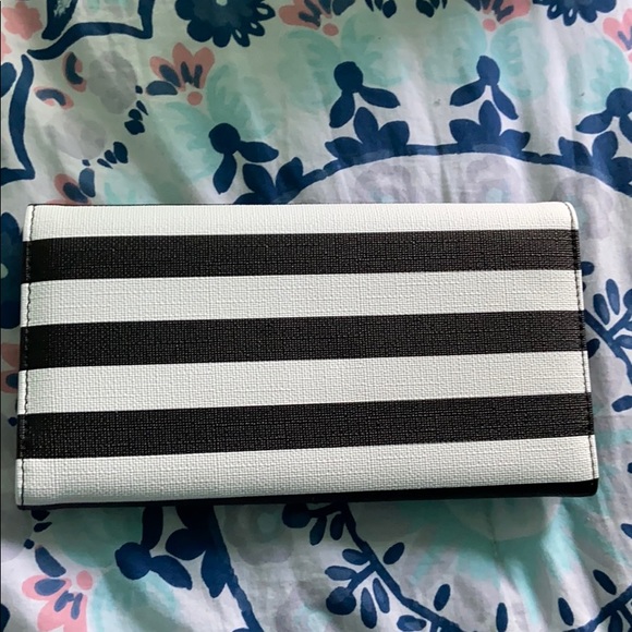 Wallet - Picture 2 of 5